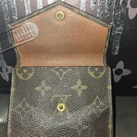 Louis Vuitton Momogram Snap Wallet - Picture 6 of 15